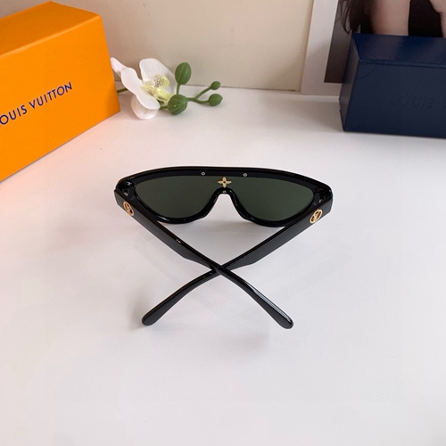 ルイヴィトンサングラス着用イメージ